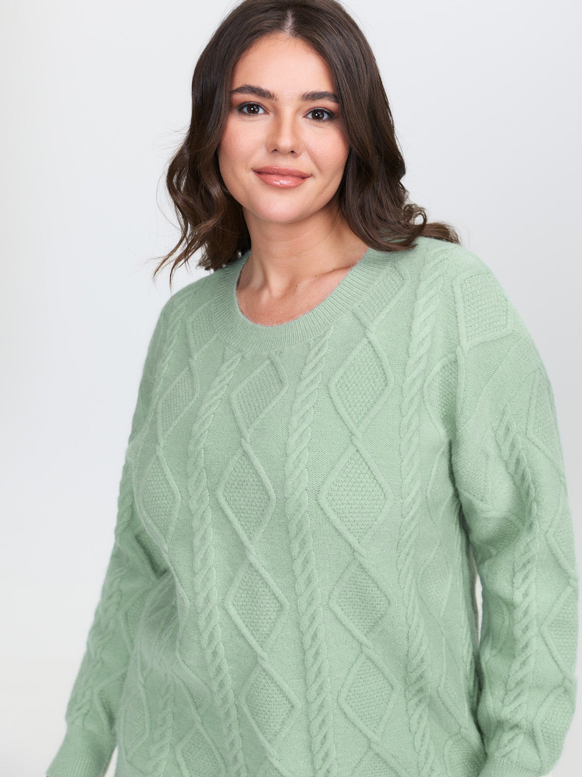 Cableknit Round Neck Ribbed Hem Pullover